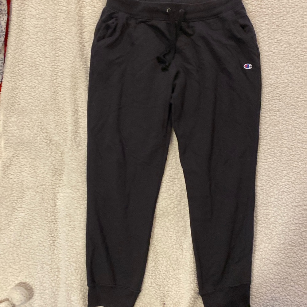 Womens XL champion sweats with tapered bottoms and pockets